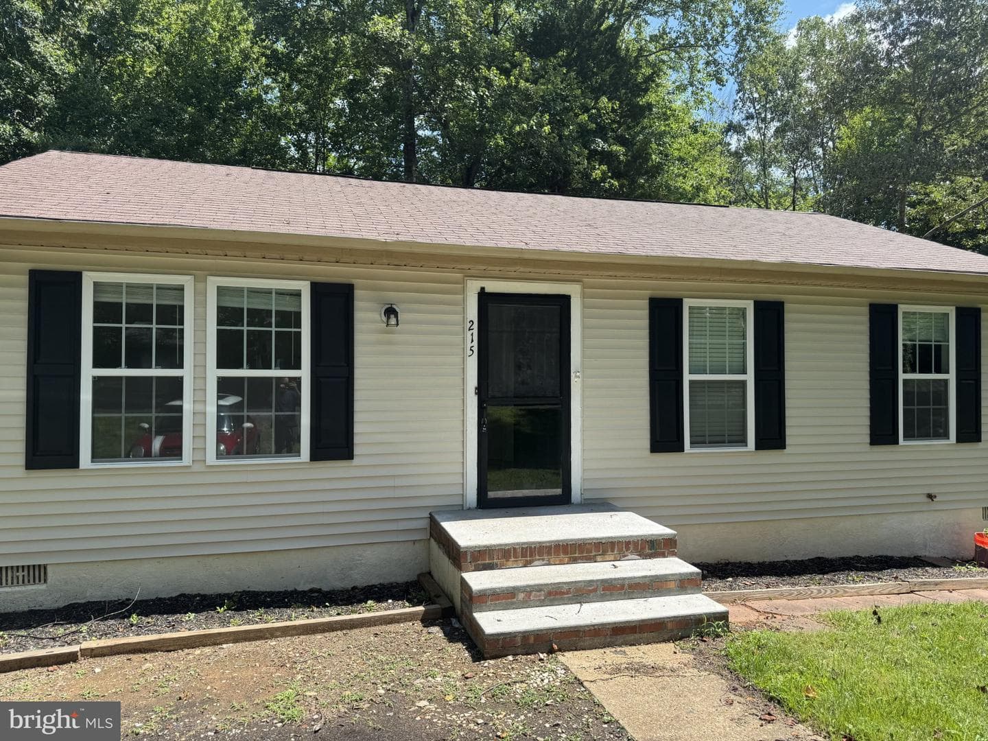 215 Spotswood Road photo 1