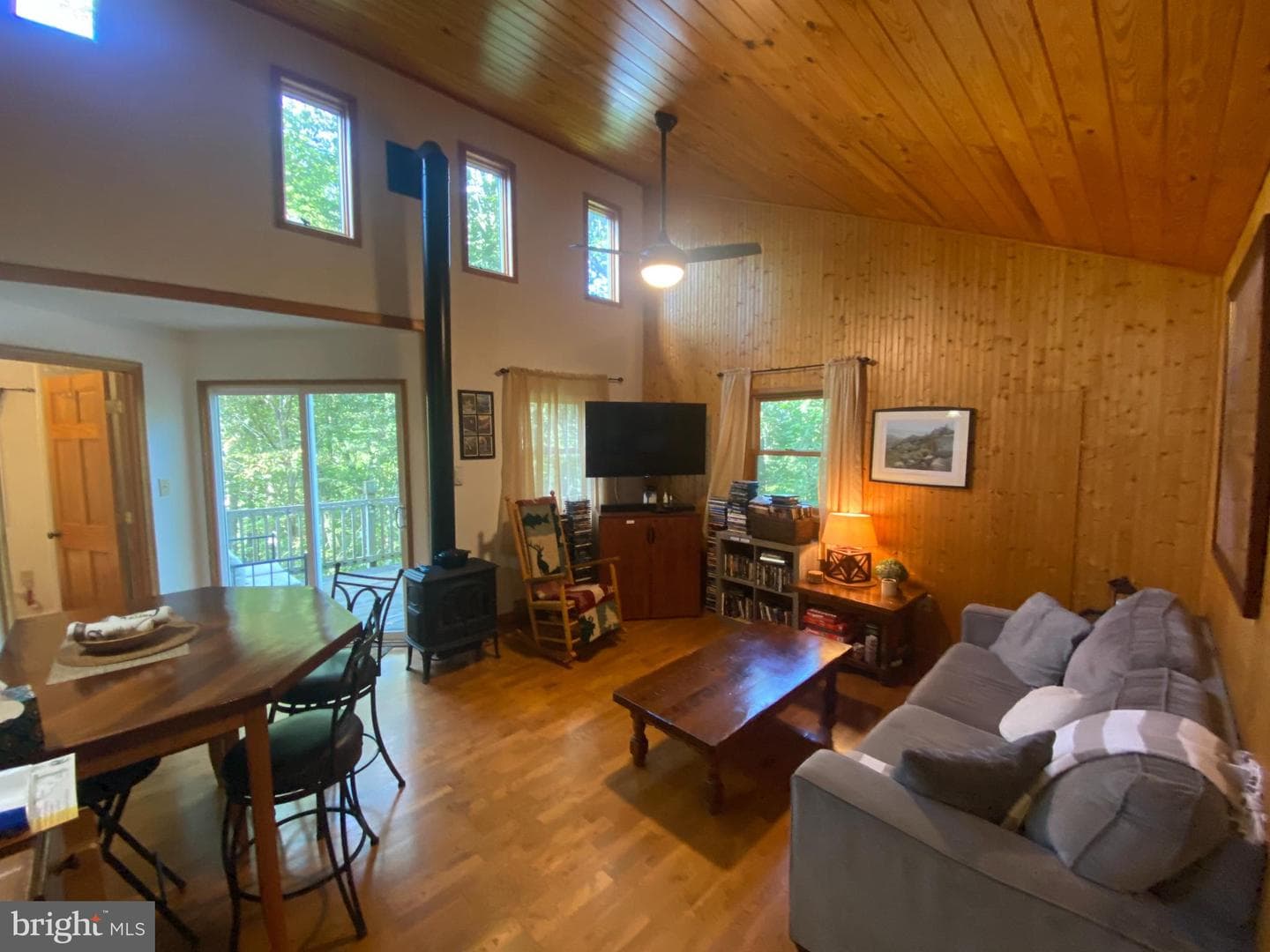 568 Cliff Heights Road photo 6
