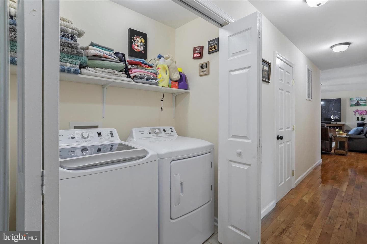 300 Park Road photo 15