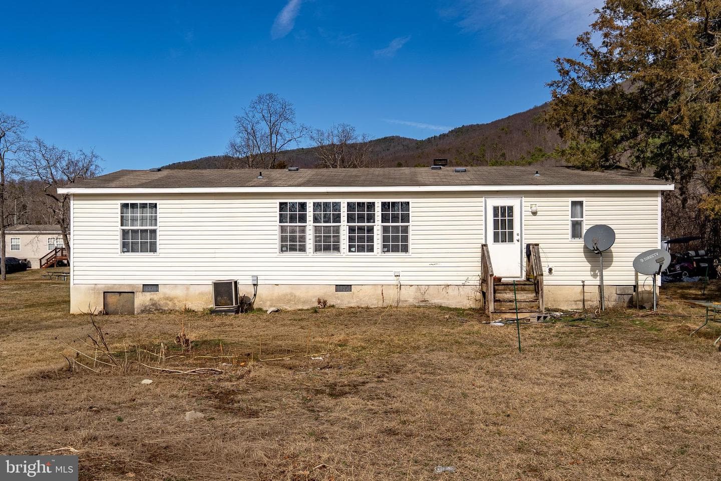 684 Jollett Road photo 35