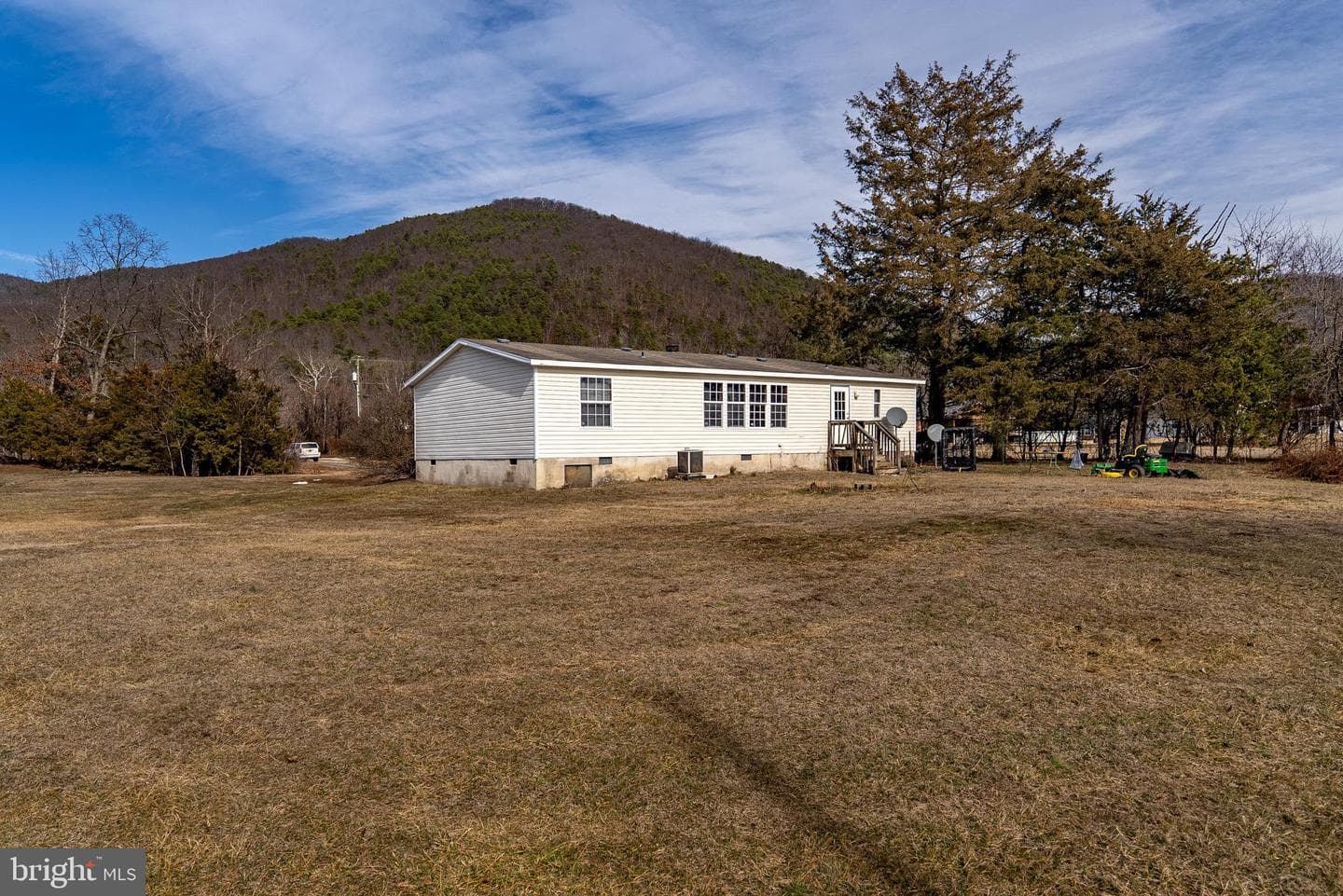 684 Jollett Road photo 37