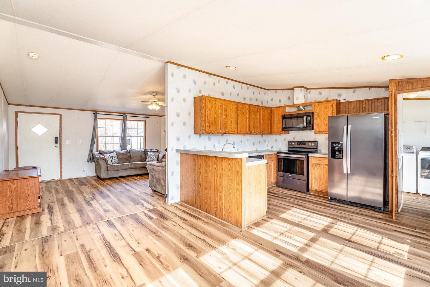 684 Jollett Road photo 9