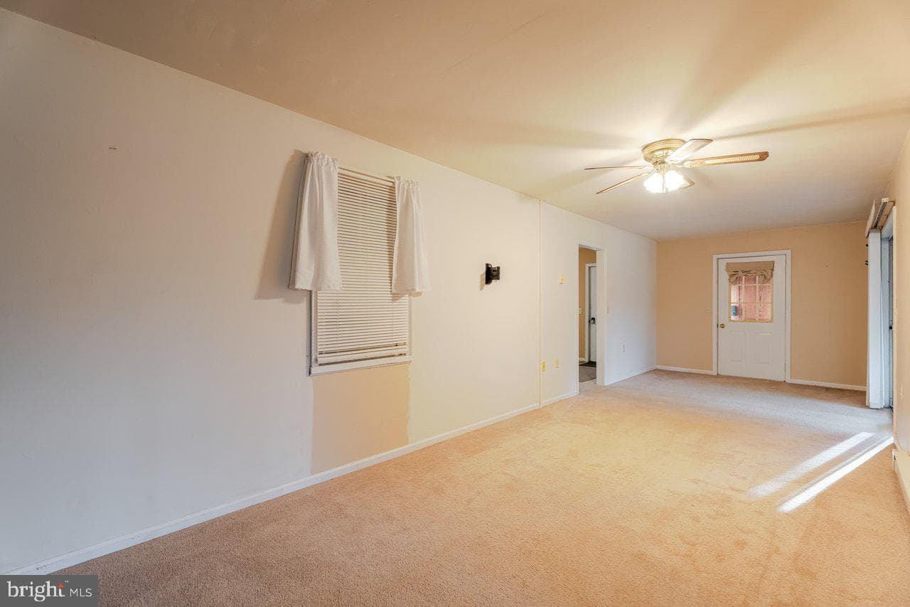 723 Sedwick Road photo 8