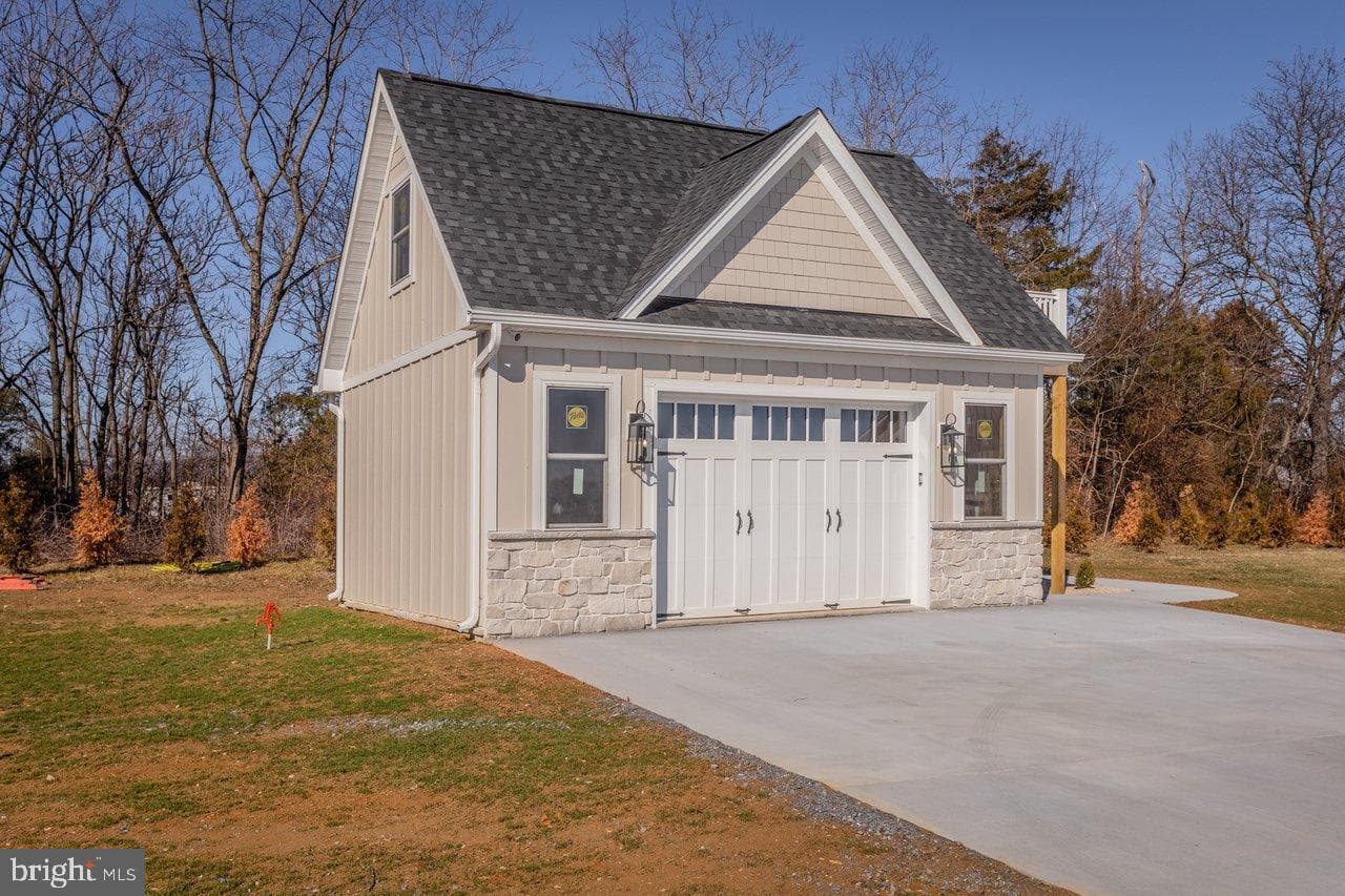 215 Forrest Drive photo 81
