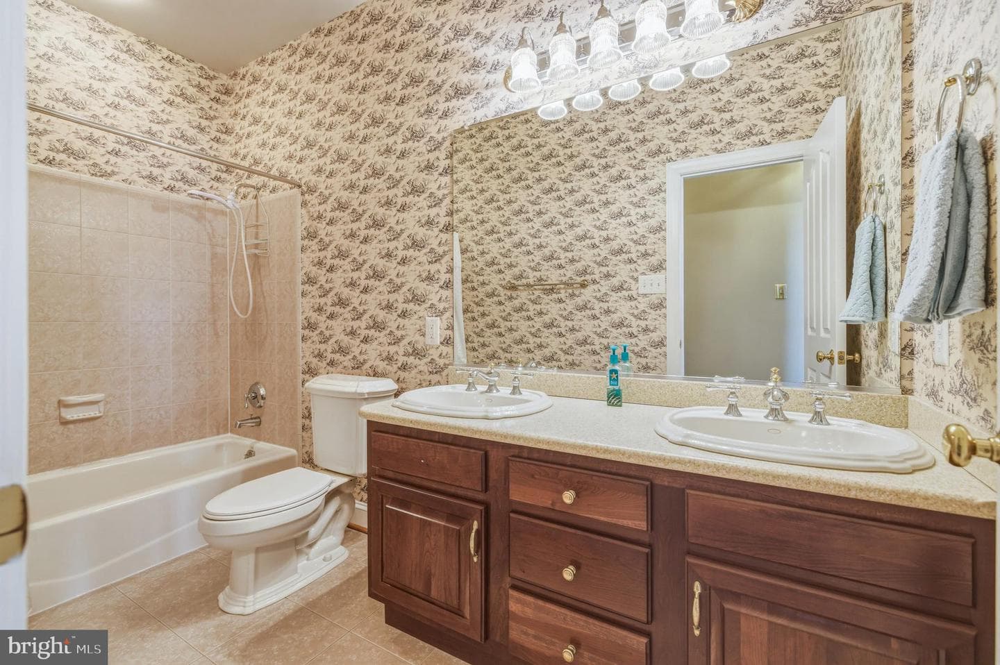 400 Beall Avenue photo 52