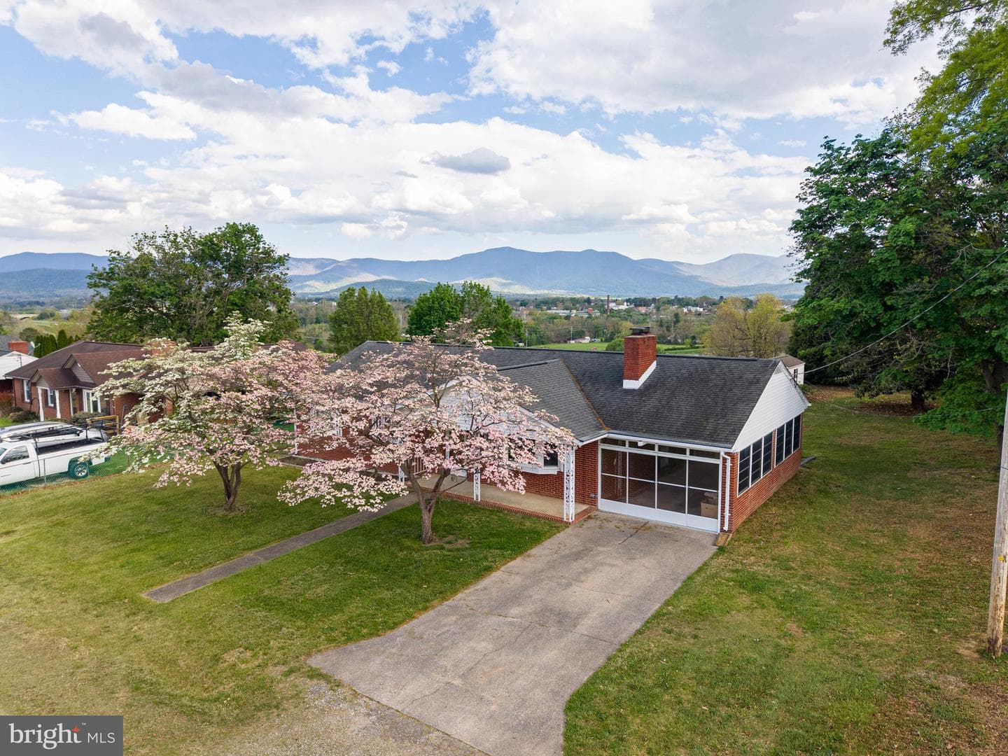 25 Woodland Park Drive photo 2