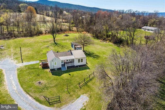 160 Honeysuckle Lane