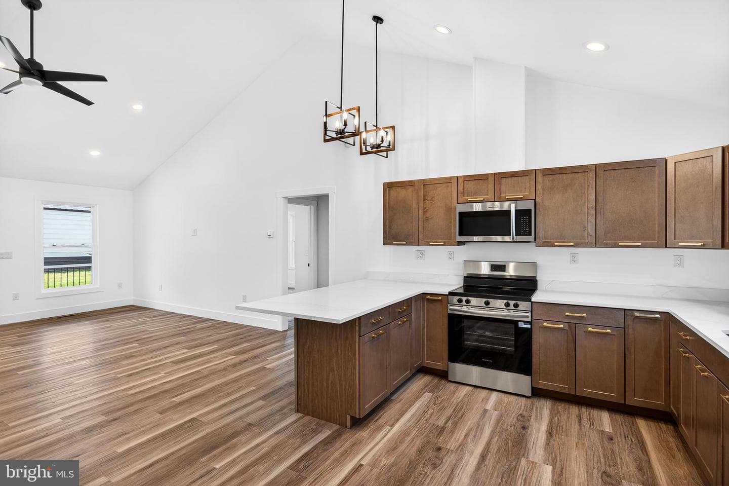 551 Park Rd photo 11