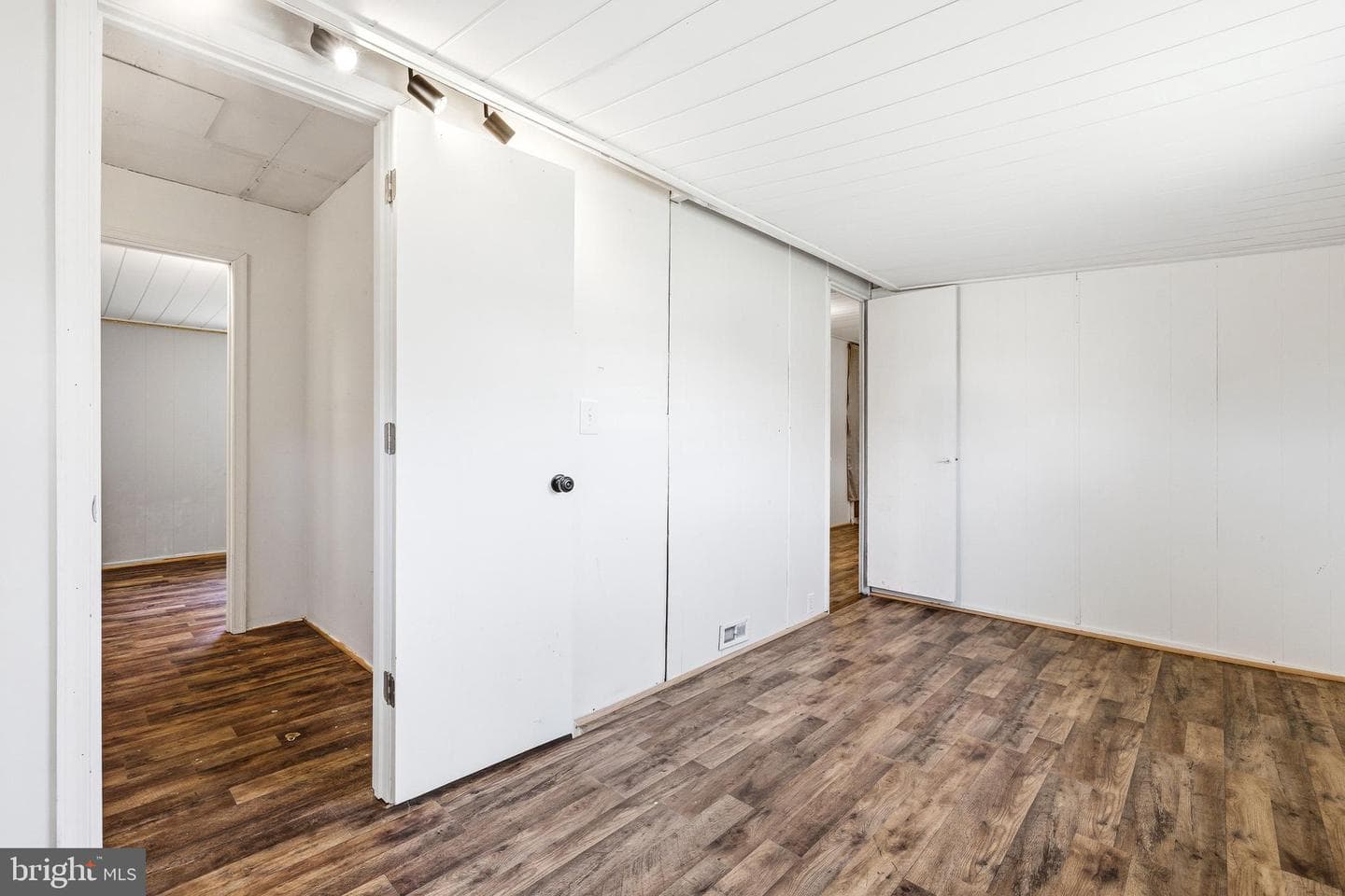 411 Fourth Street photo 23