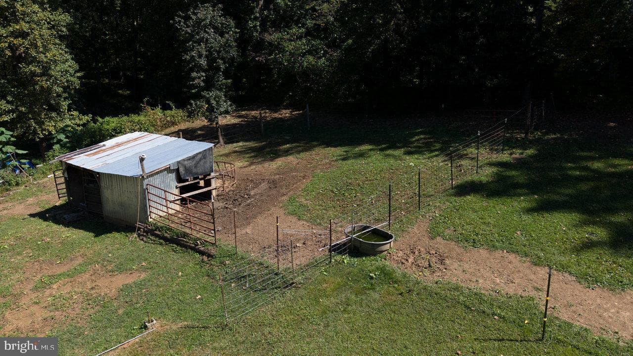 279 Helms Road photo 78