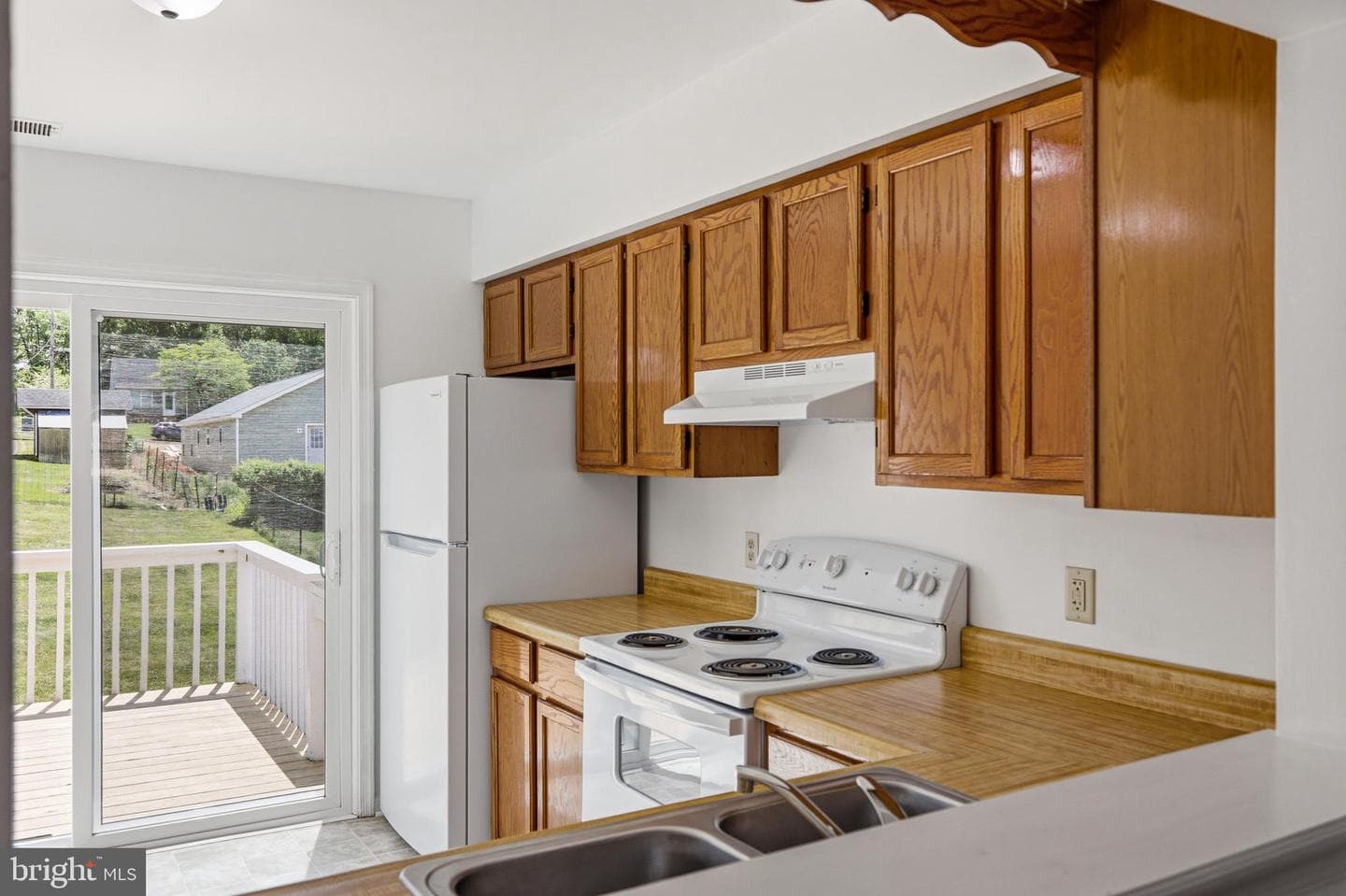 312 Quincy Avenue photo 13
