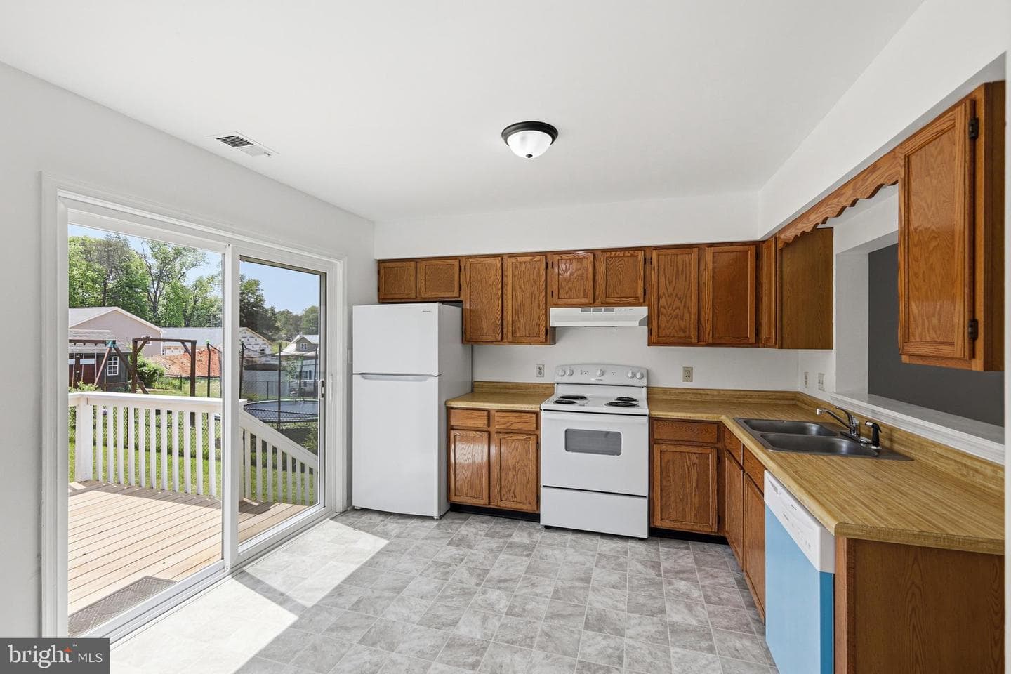 312 Quincy Avenue photo 7