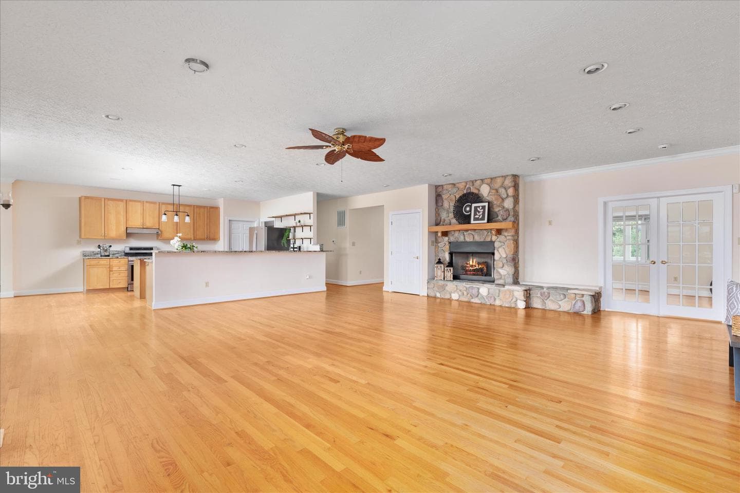 1050 Almond Drive photo 21