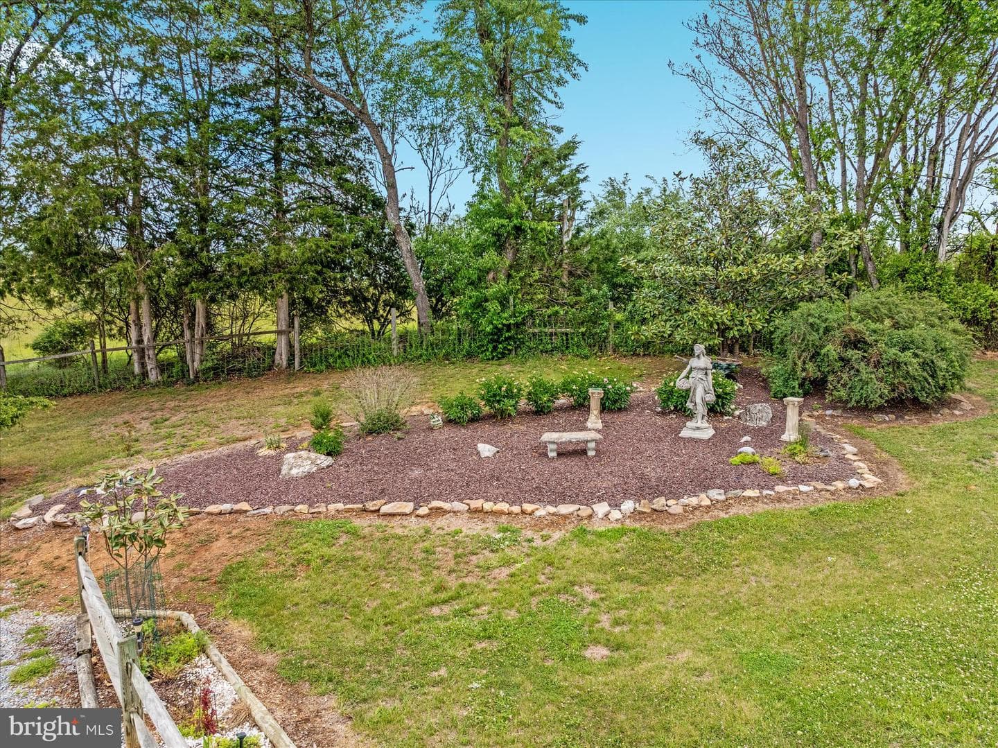 1050 Almond Drive photo 88