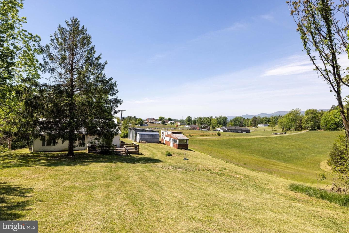 269 Comer Avenue photo 32