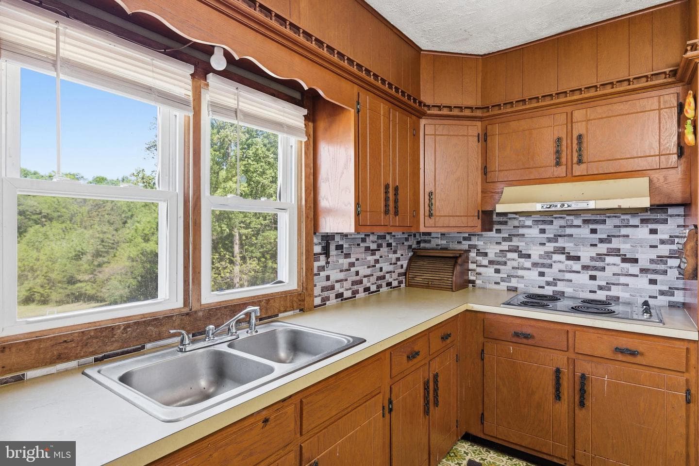 269 Comer Avenue photo 8