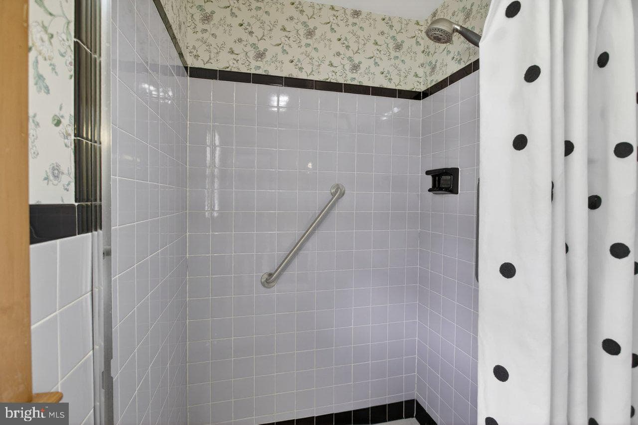 255 Verbena Road photo 20