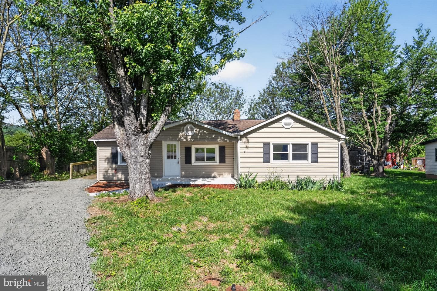 586 Eldon Yates Drive photo 25