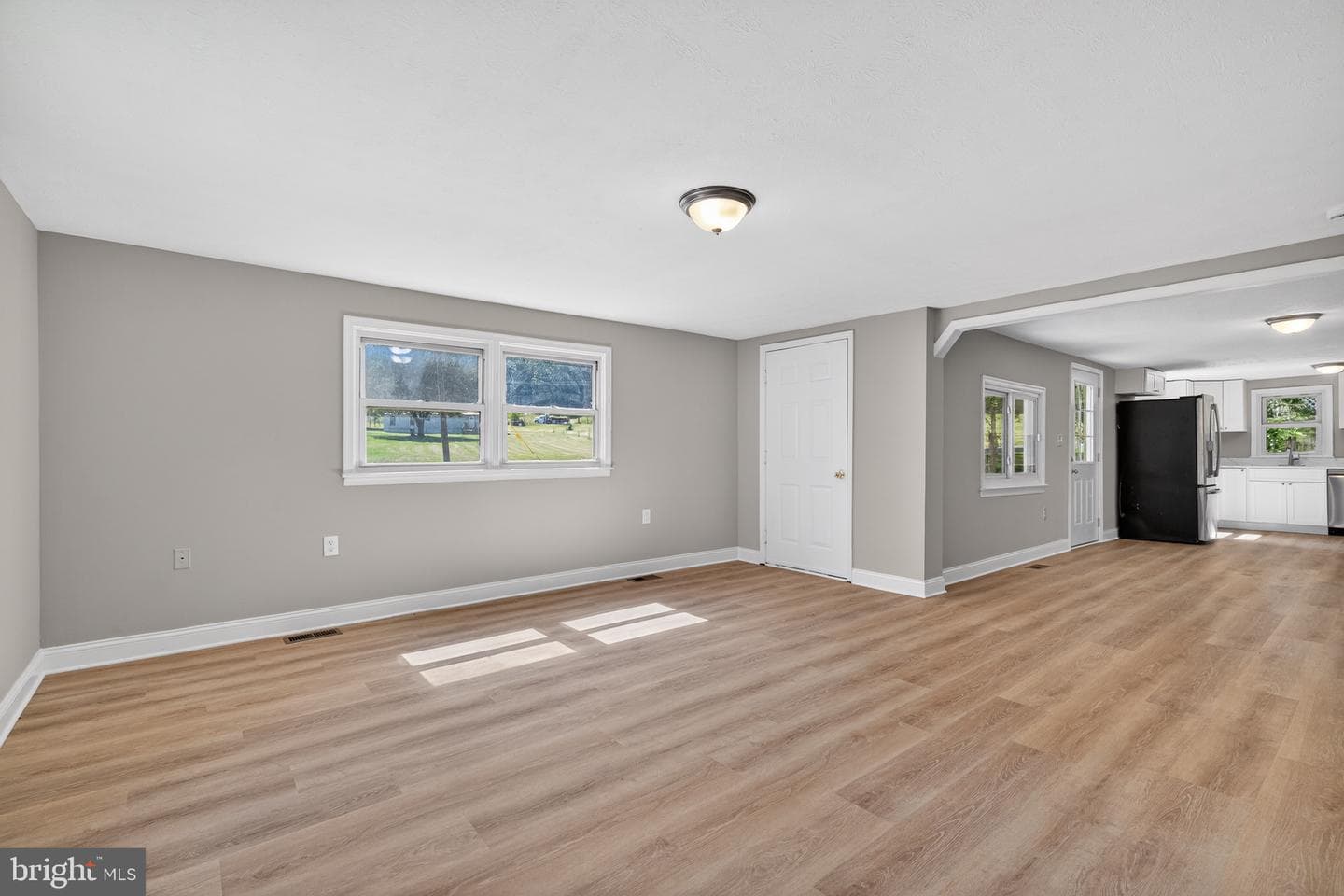 586 Eldon Yates Drive photo 3