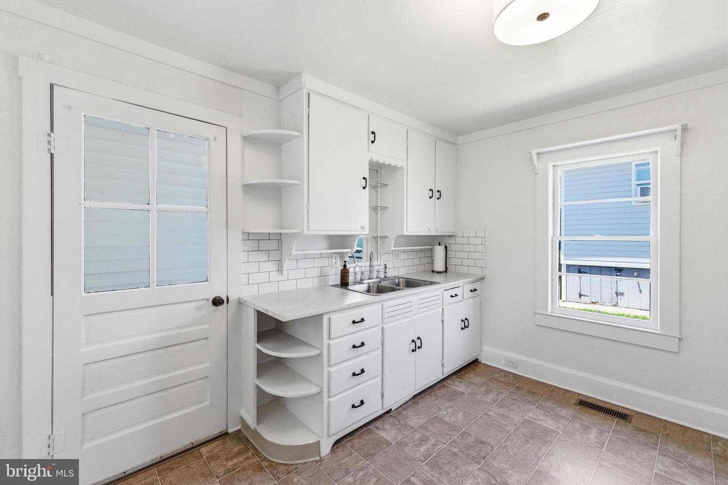 522 Luray Avenue photo 3
