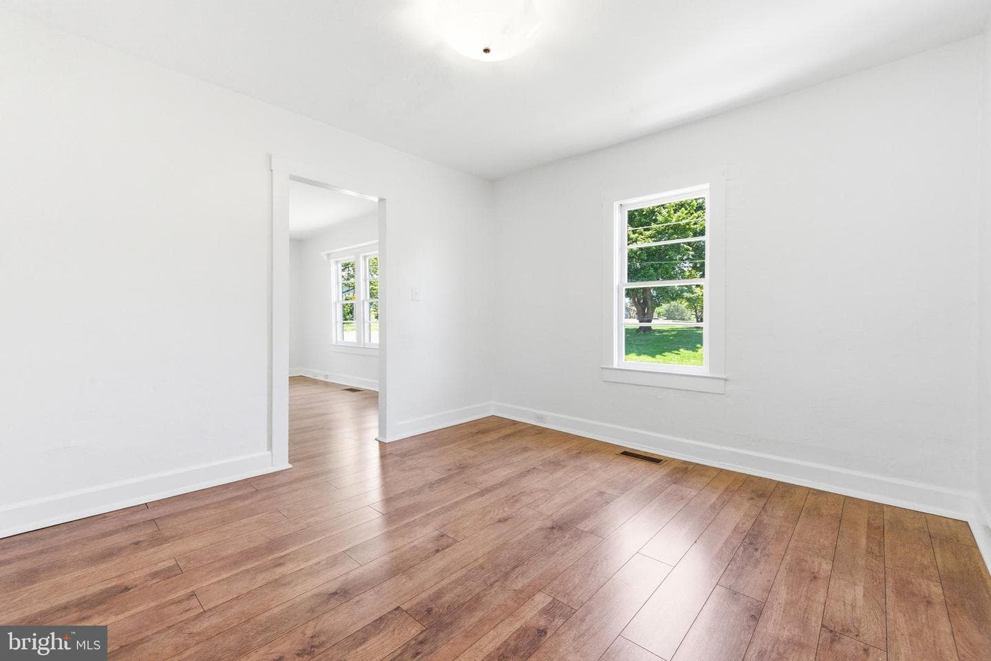 522 Luray Avenue photo 8
