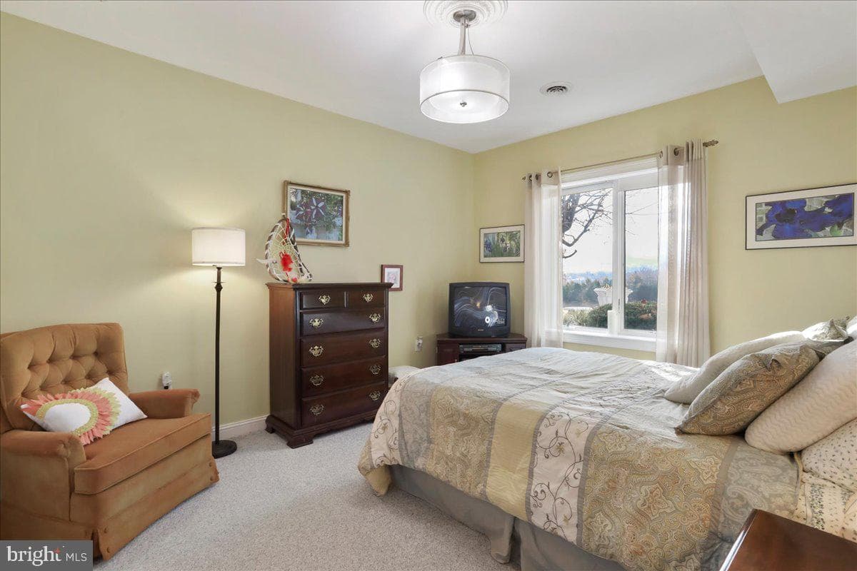 100 Cottage Drive photo 24