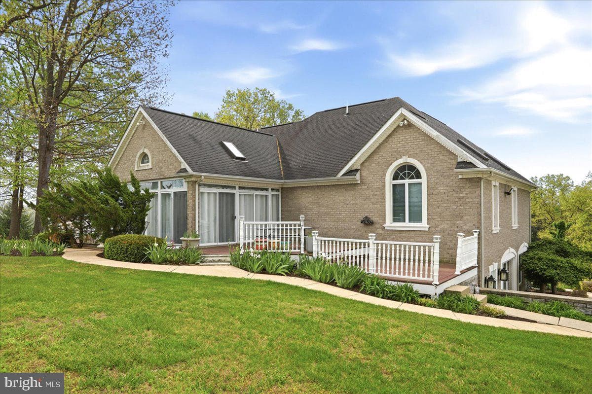 100 Cottage Drive photo 34
