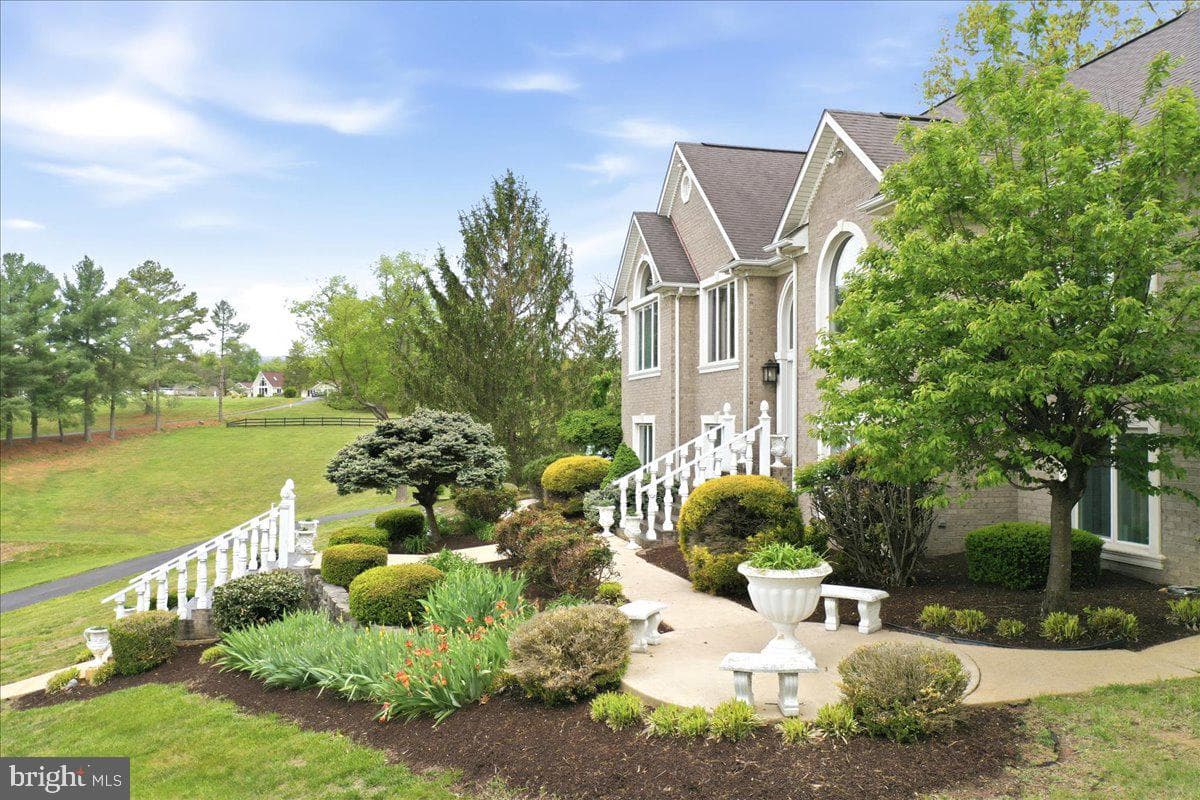 100 Cottage Drive photo 40