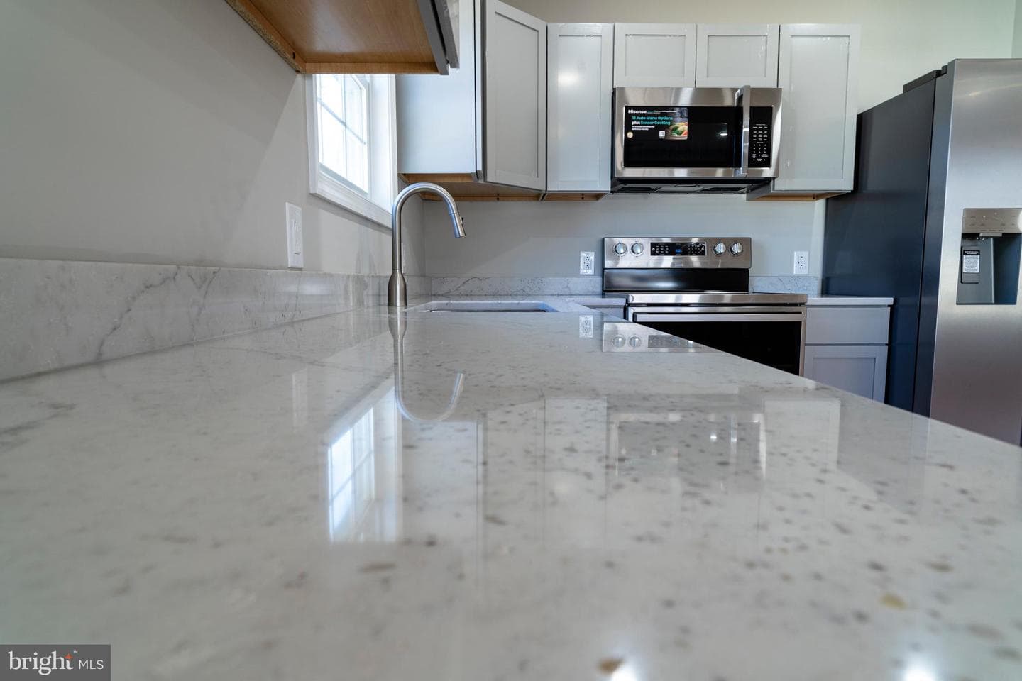 240 Deford Avenue photo 13