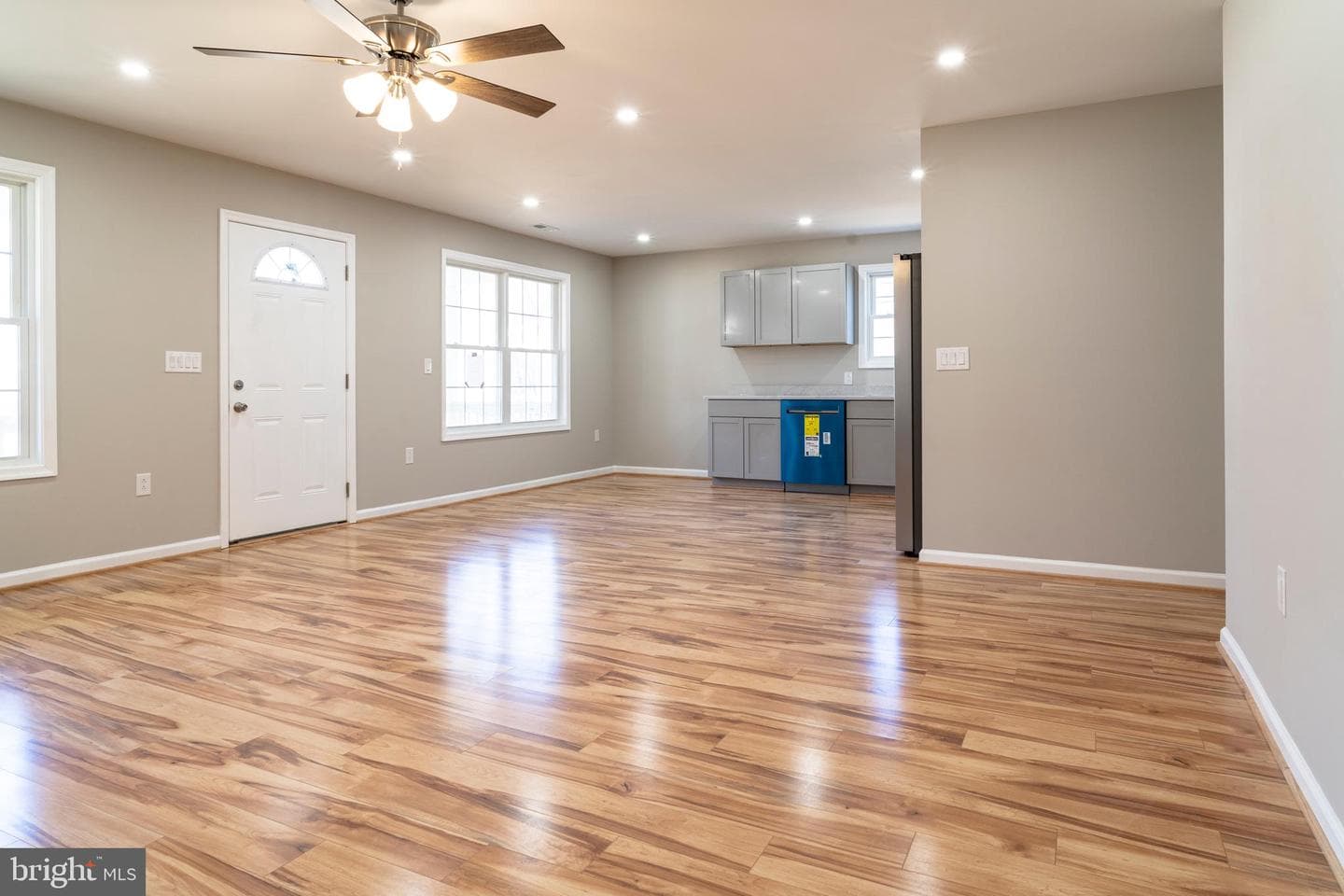 240 Deford Avenue photo 15