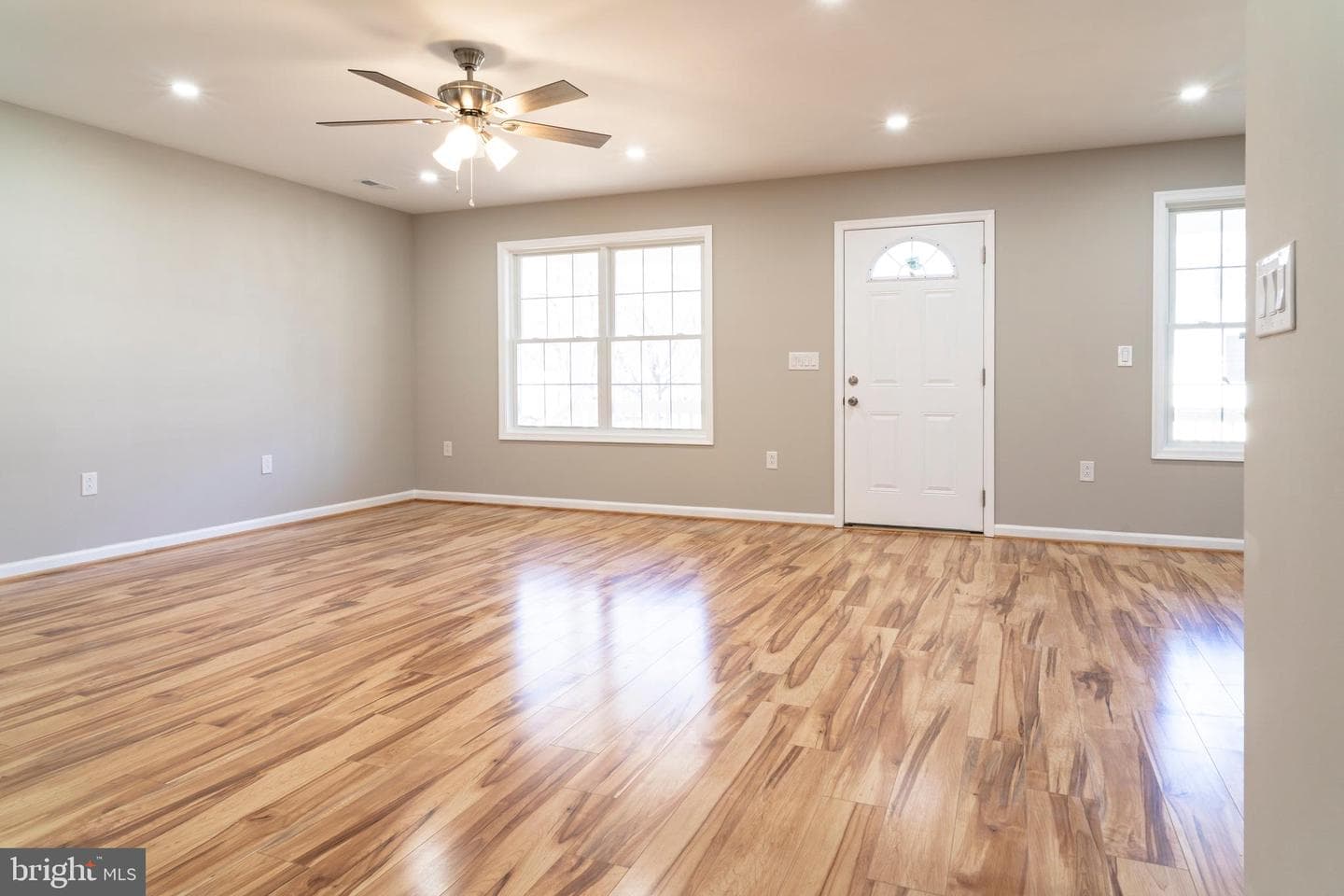 240 Deford Avenue photo 22