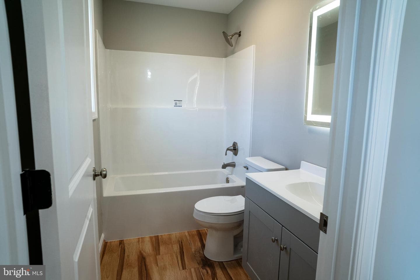 240 Deford Avenue photo 28