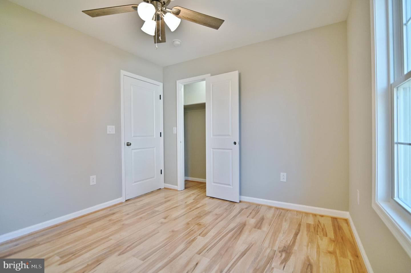 240 Deford Avenue photo 33