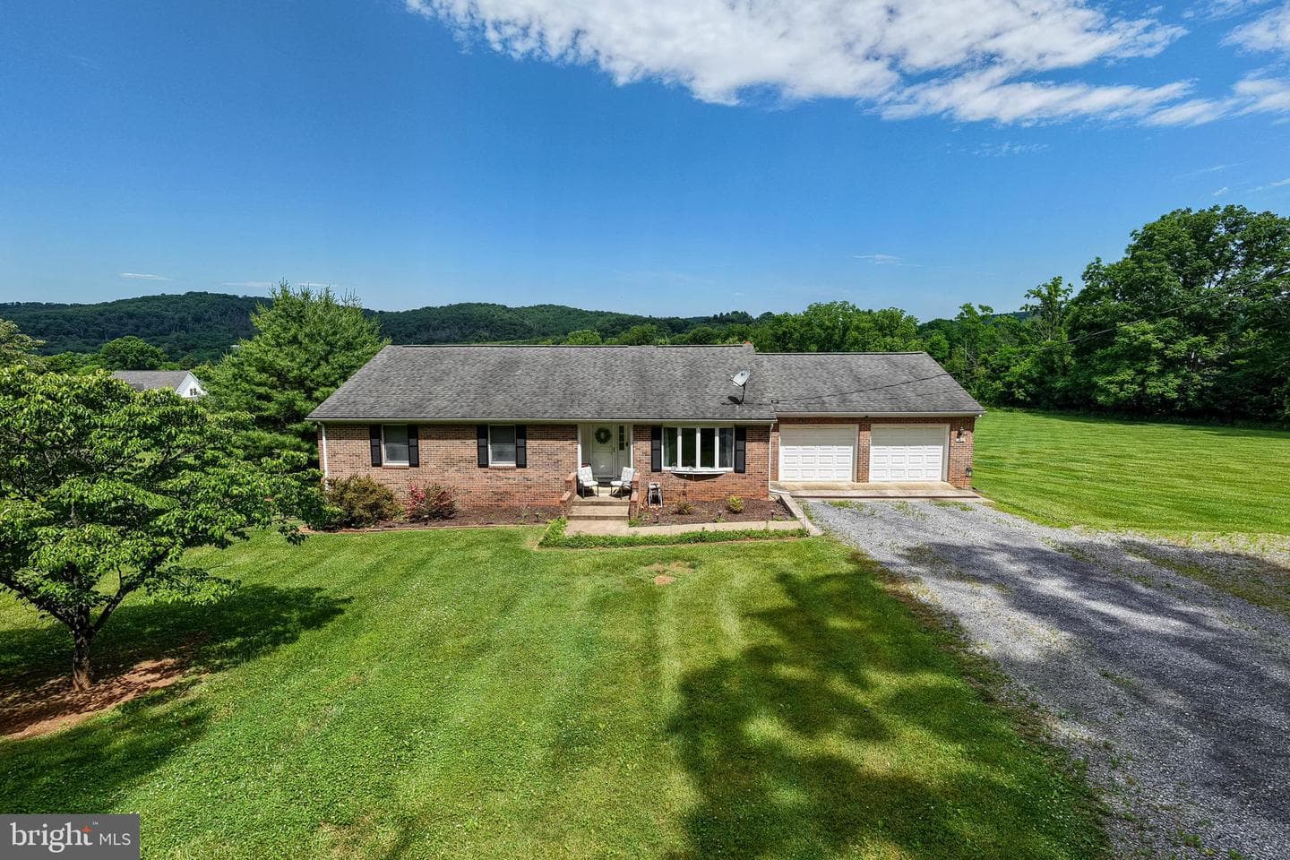 402 Lauck Lane photo 4