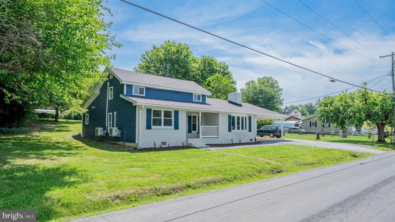577 Pond Avenue photo 50