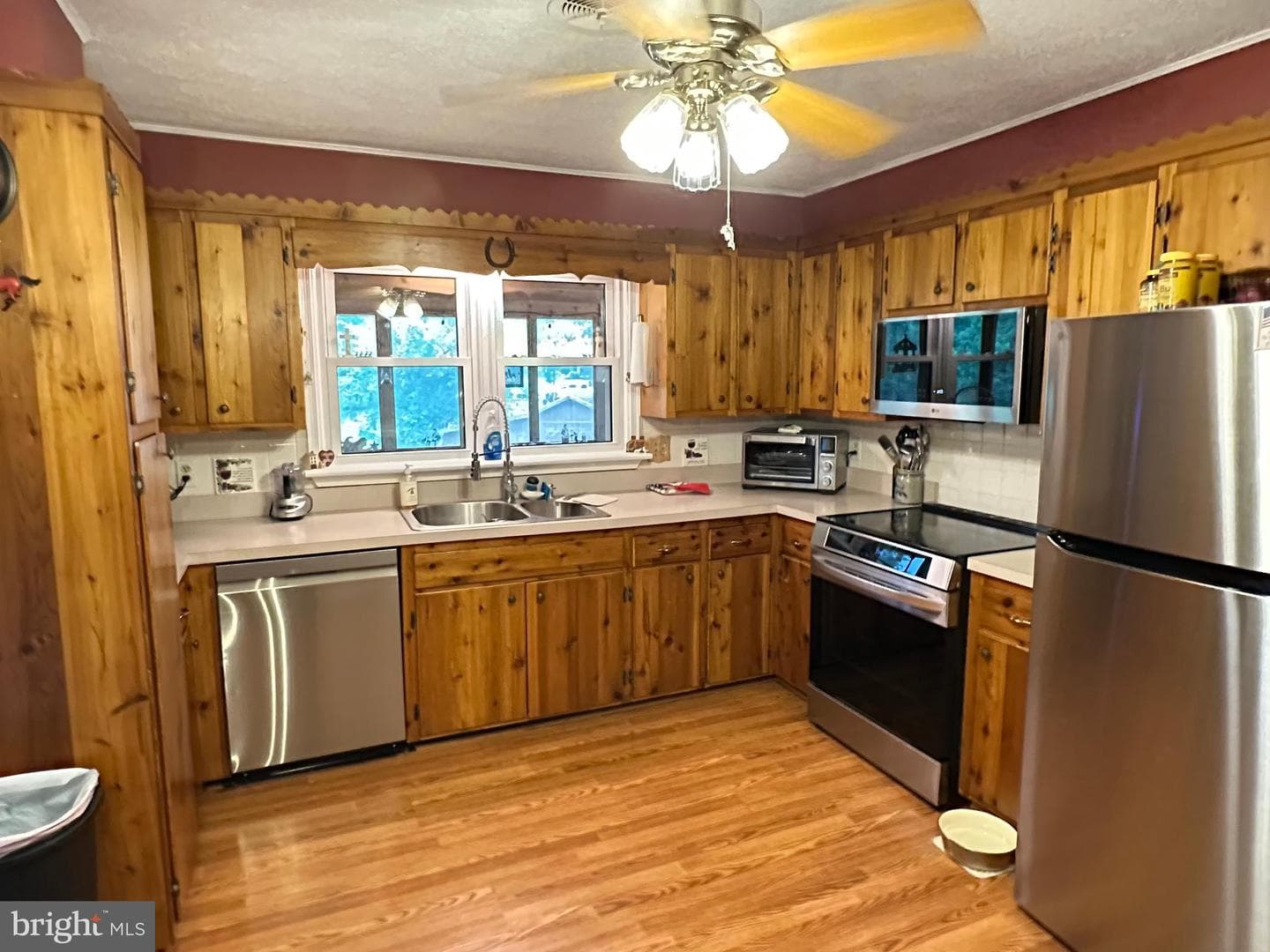 579 Circle View Road photo 31