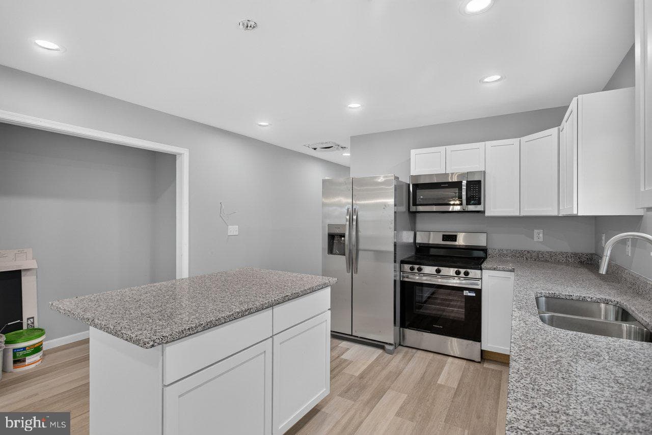 391 Trenton Ave. photo 11