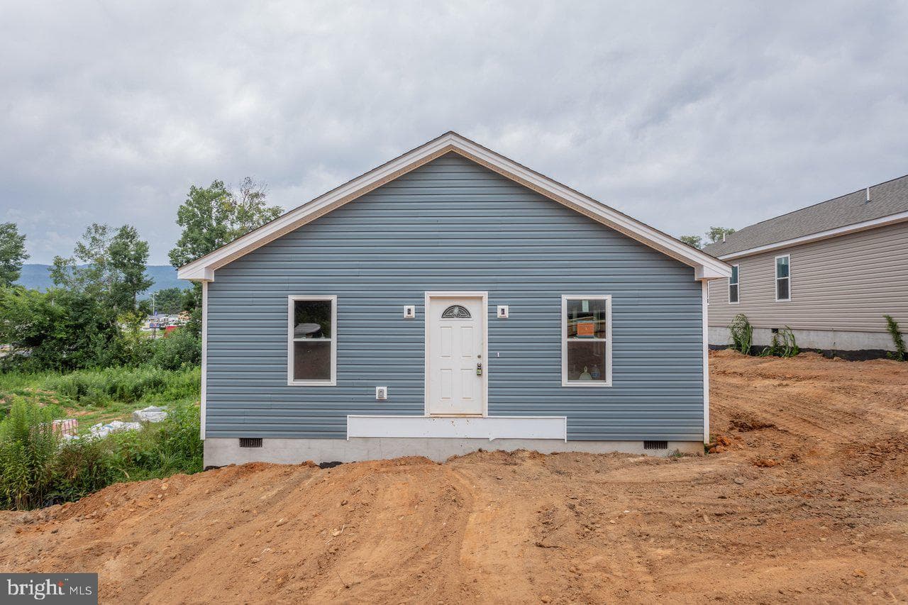 387 Trenton Ave., Shenandoah
