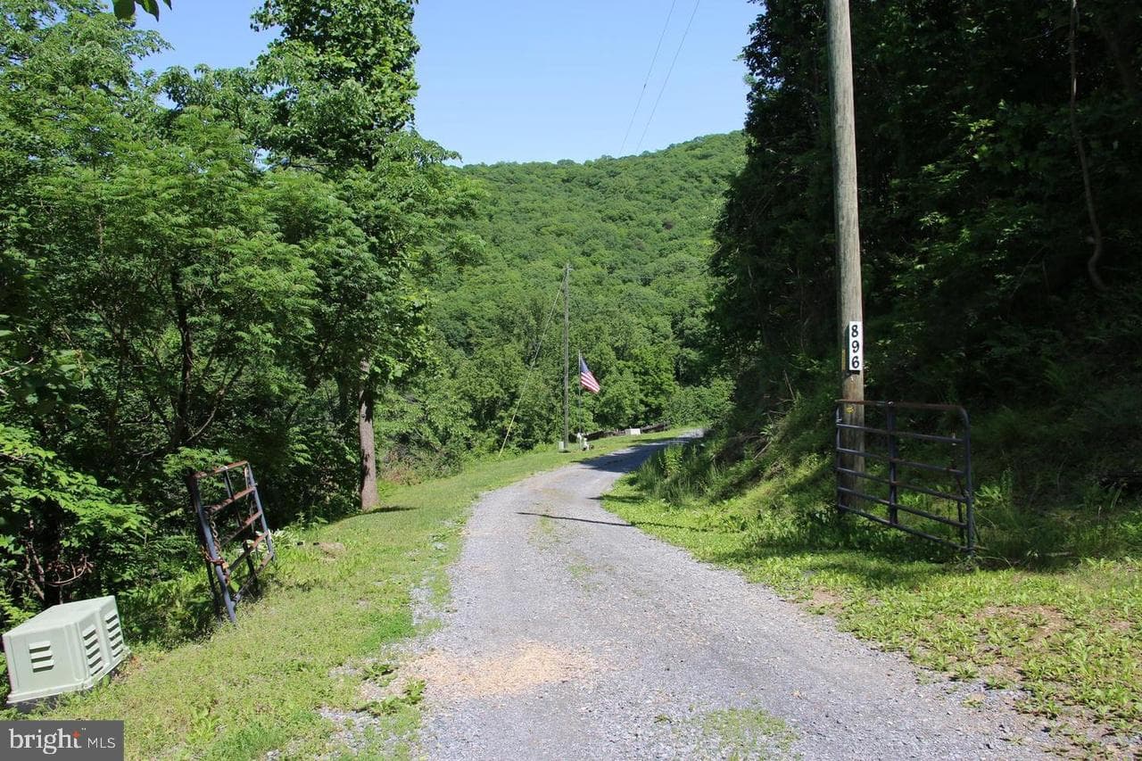 897 Helms Road photo 10