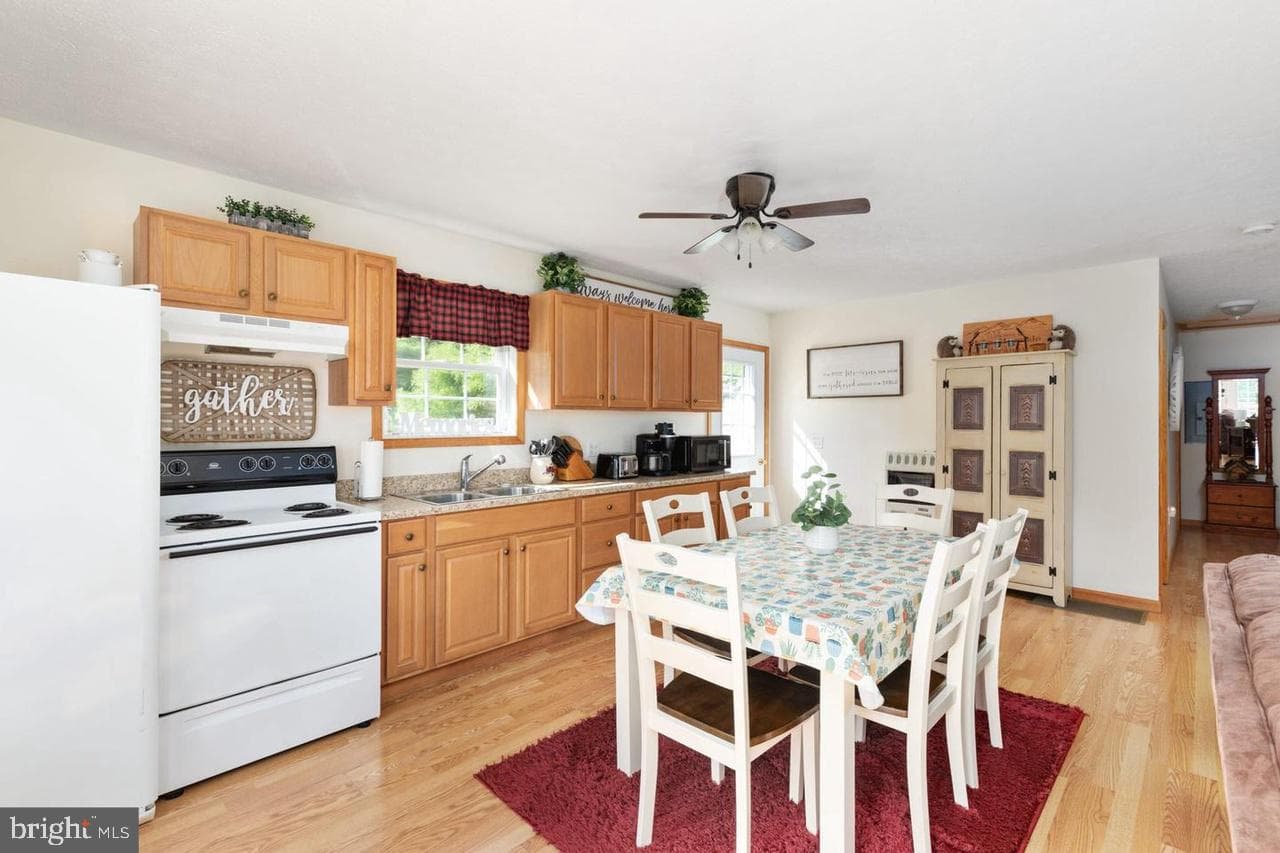 897 Helms Road photo 19