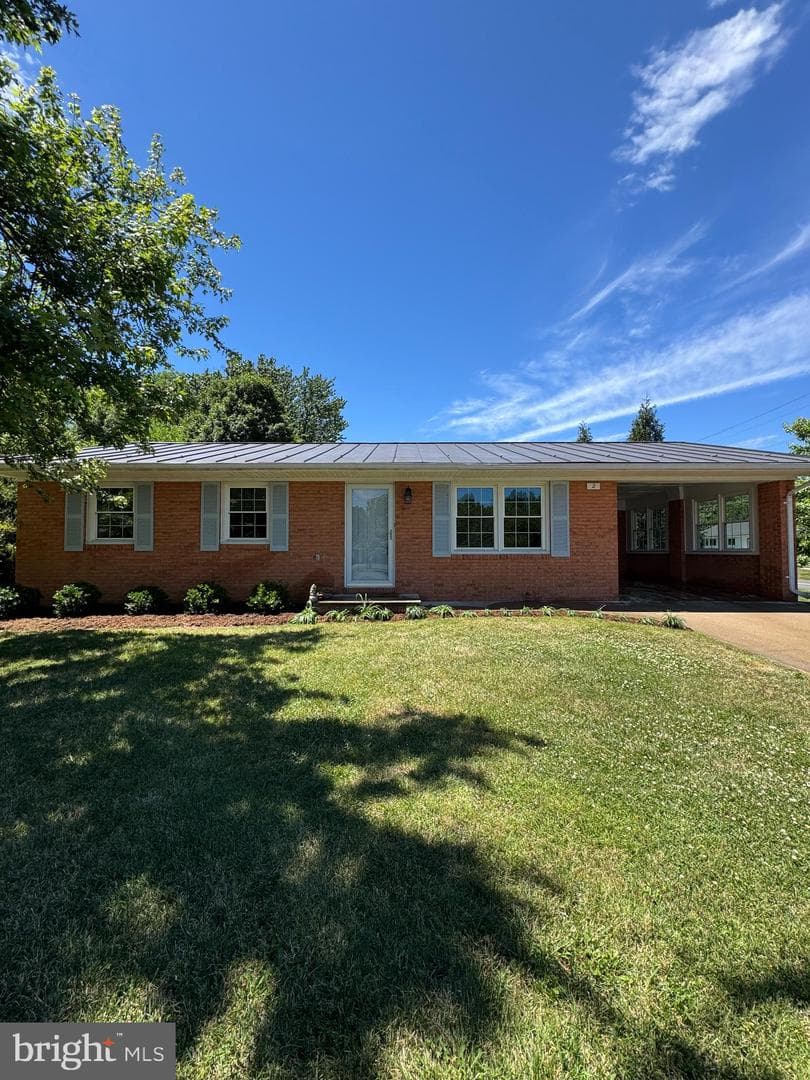 2 Springcrest Drive photo 1