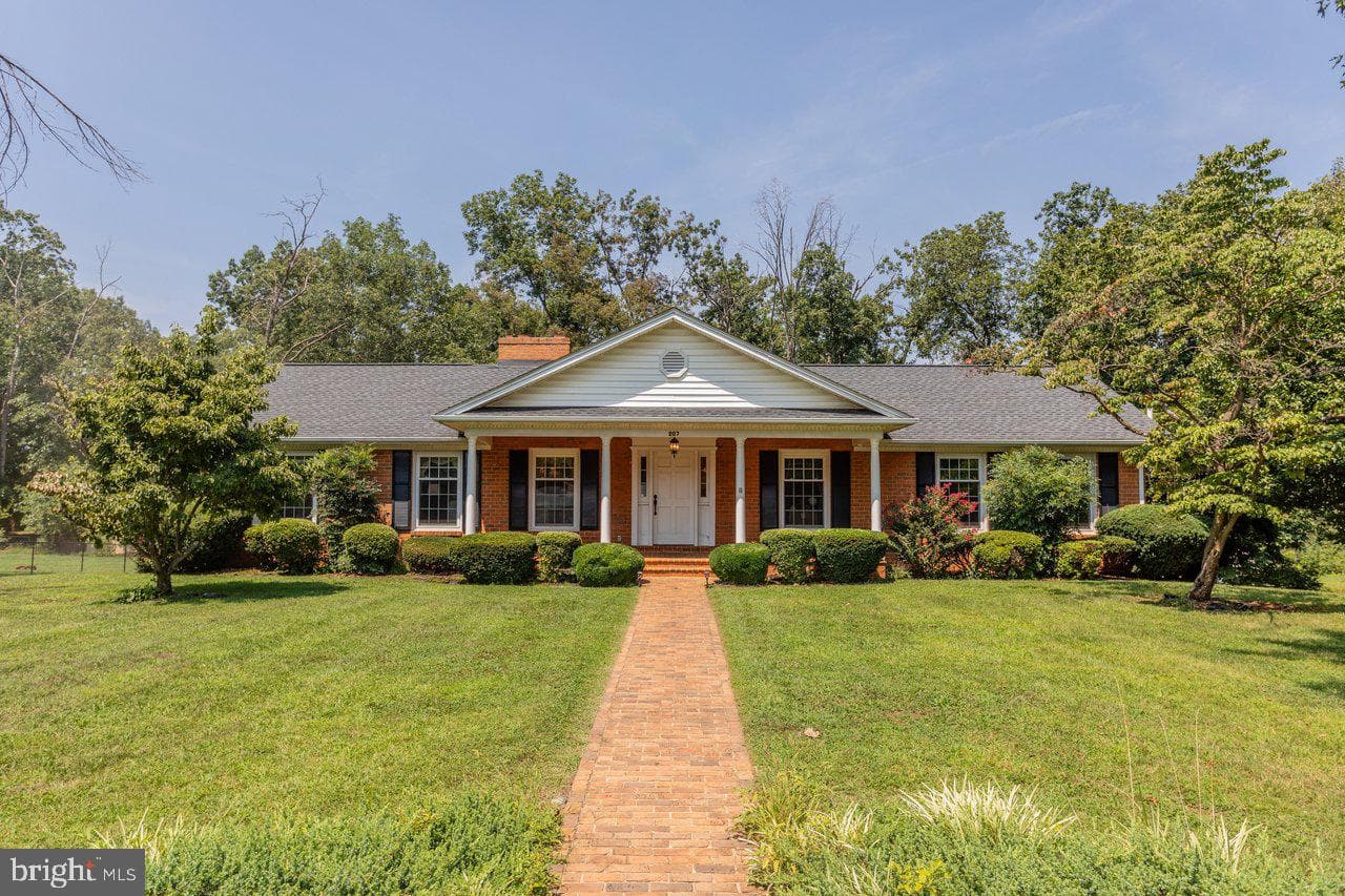 207 Circle View Road photo 1