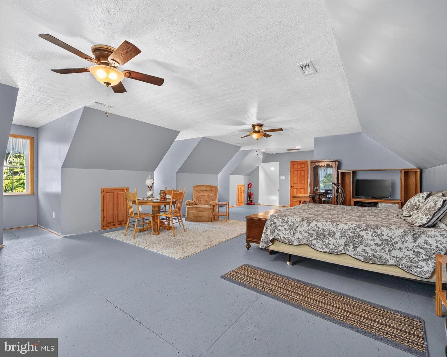 89 Watson Boulevard photo 46