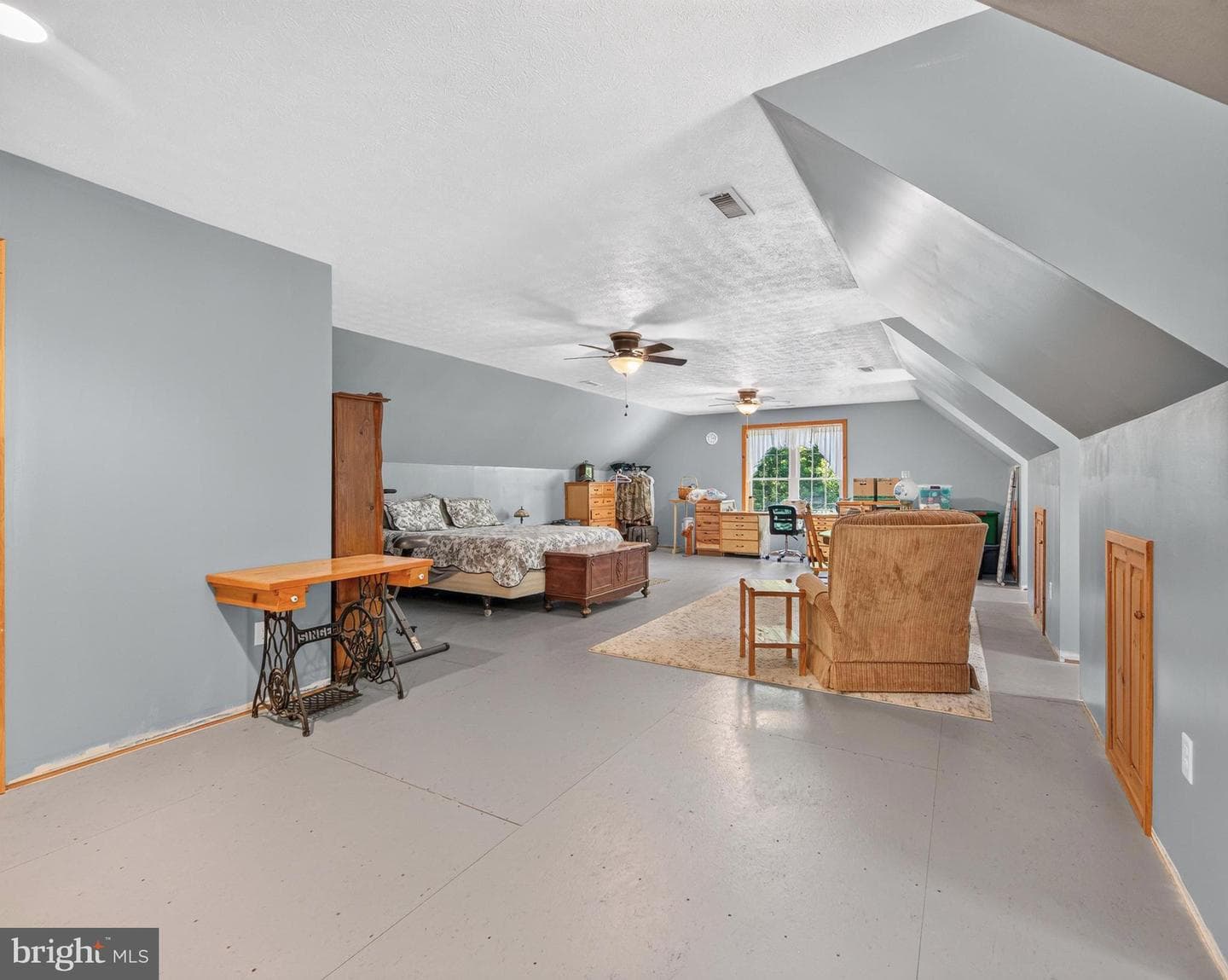 89 Watson Boulevard photo 47
