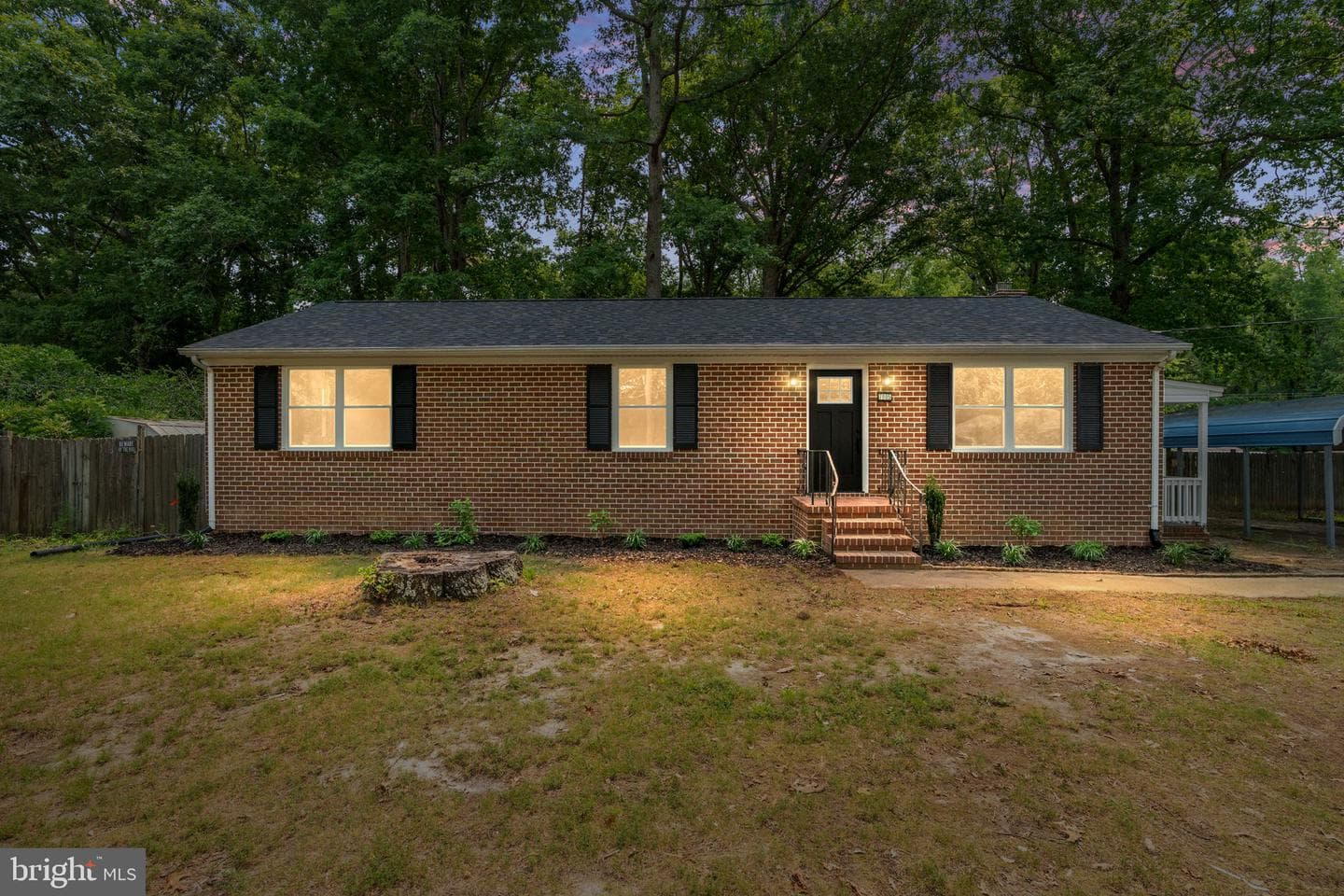 7805 Bronze Lane photo 1