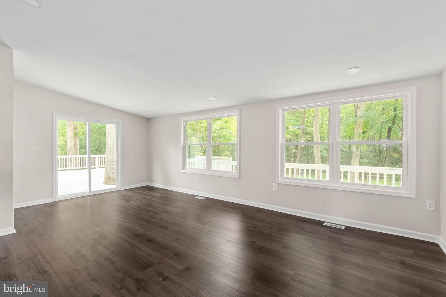 7805 Bronze Lane photo 10