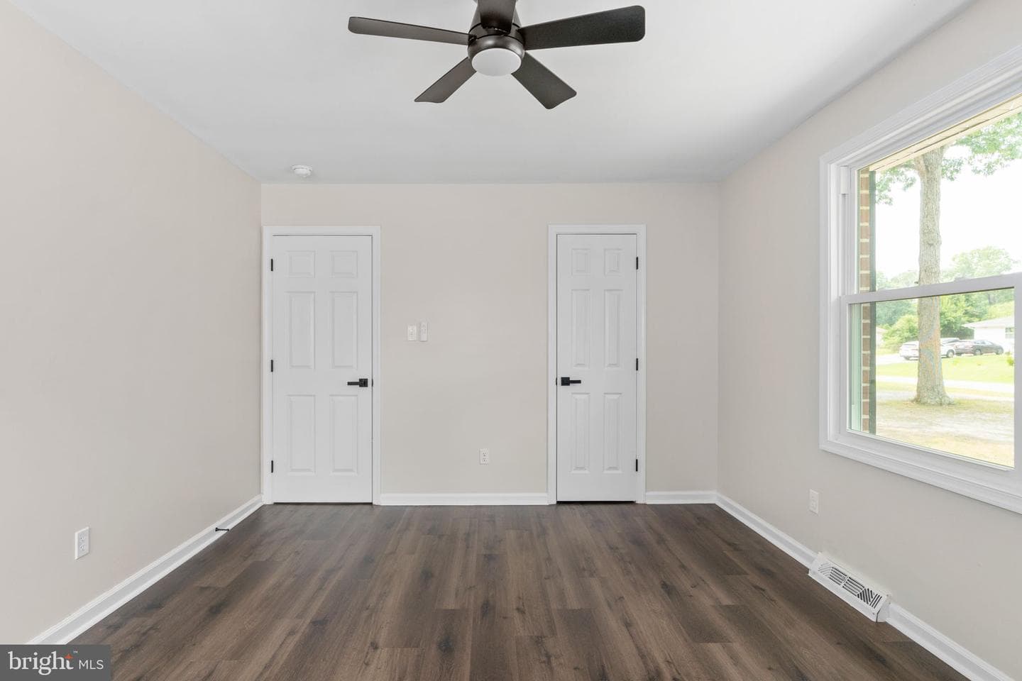 7805 Bronze Lane photo 40
