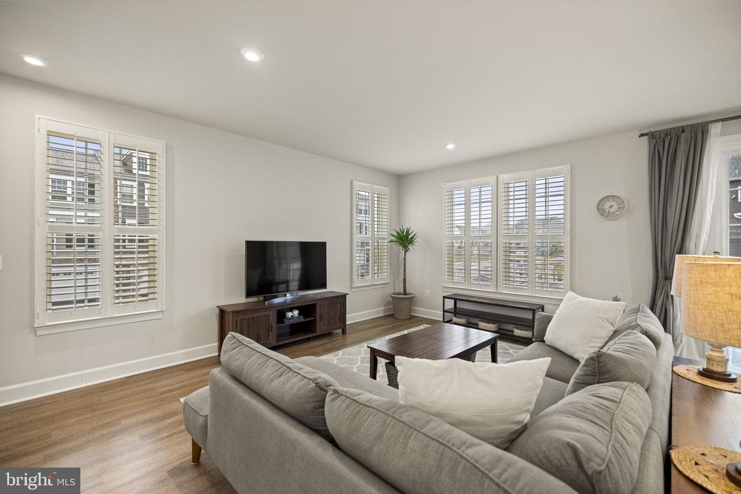 10561 Waterbury Woods Way photo 3