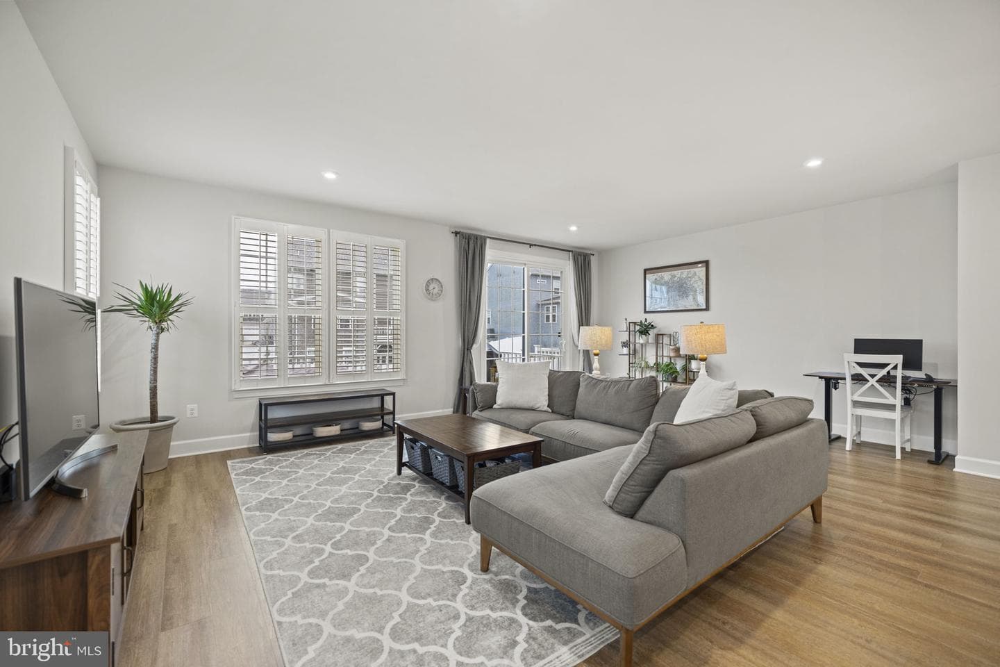 10561 Waterbury Woods Way photo 4