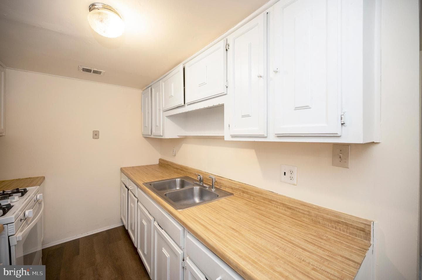 14786 Barksdale Street photo 10